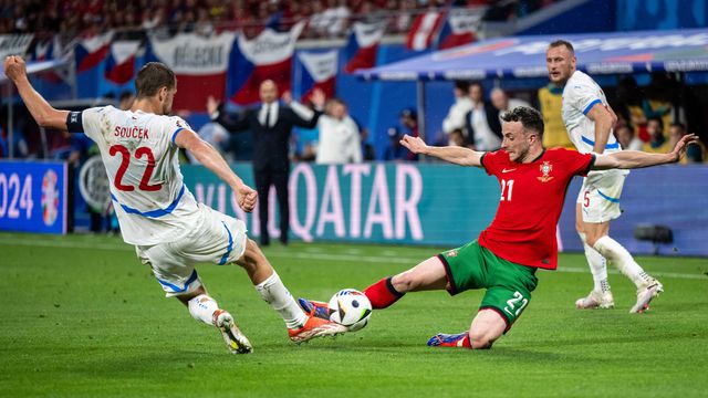 Diogo Jota destaca primeira reviravolta da era Roberto Martínez