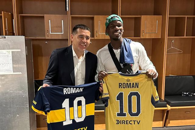 Riquelme, presidente do Boca Juniors, ofereceu camisola da Pogba