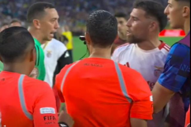 Marchesín revela conversa com Otamendi após discussão no Boca-Benfica