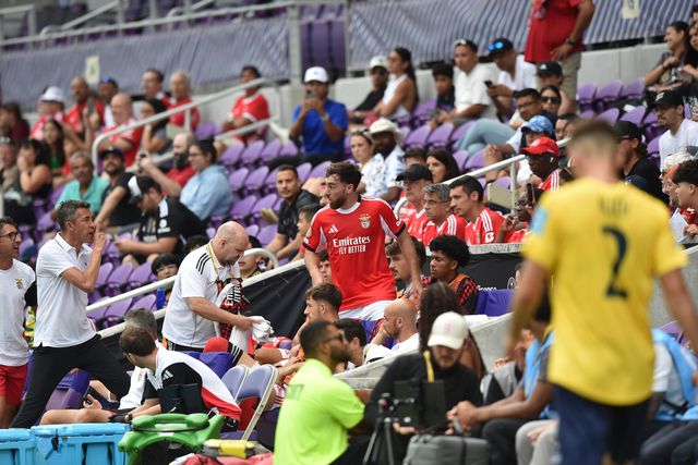 VÍDEO: Kokçu substituído e irritado com Bruno Lage