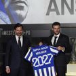 Villas-Boas durante a apresentação de Martín Anselmi (Grafislab)