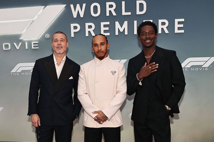 Brad Pitt e Damson Idris com Lewis Hamilton