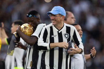 Textor radiante após vitória frente ao PSG: «Jogámos como uma equipa inglesa»