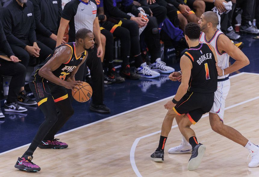 Kevin Durant em ação pelos Phoenix Suns