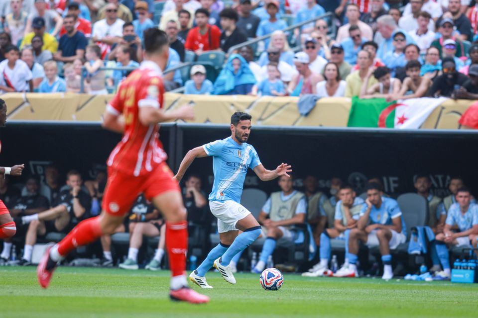 Mercado: Galatasaray tentou Bernardo Silva, mas vai levar outro médio do Man. City