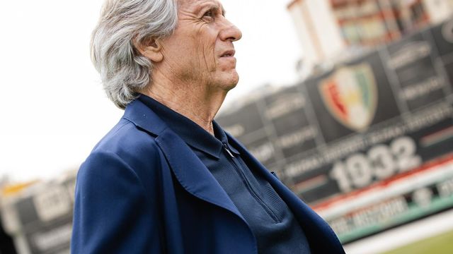 «Portugal está fora de hipótese para Jorge Jesus»