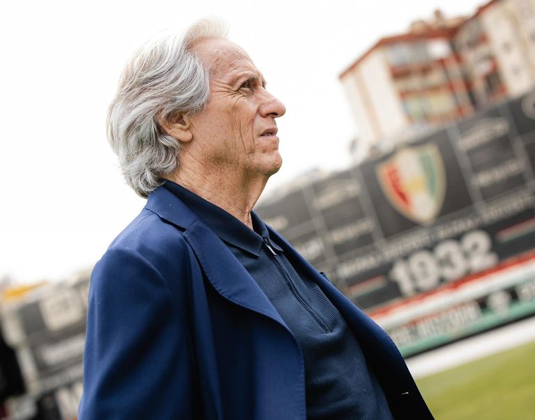 Jorge Jesus voltou às origens e visitou o Estrela da Amadora