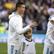 Ronaldo e Messi a cumprimentar-se