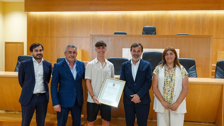 Benfica: Tomás Soares homenageado em Paços de Ferreira
