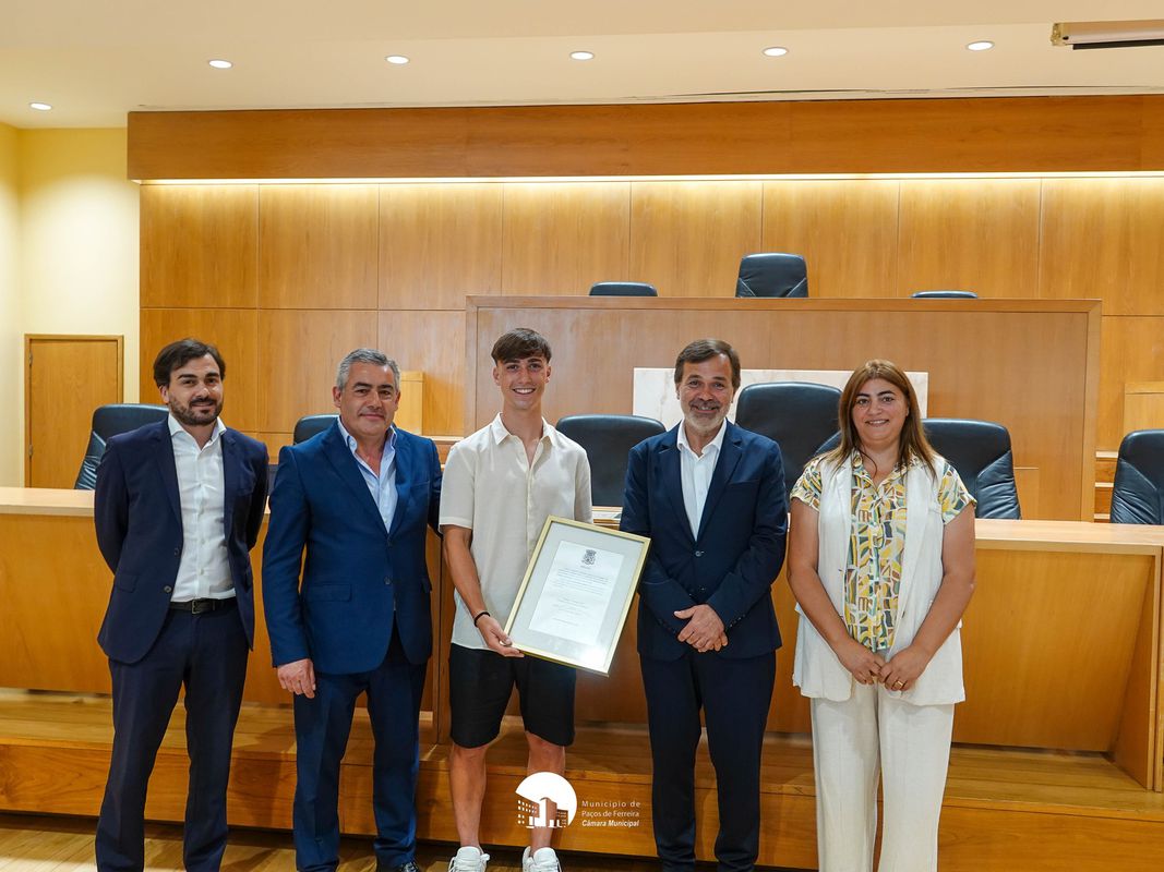 Benfica: Tomás Soares homenageado em Paços de Ferreira