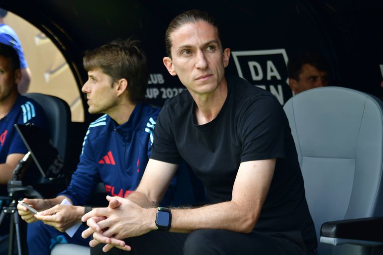 Treinador do Flamengo radiante após bater o Chelsea