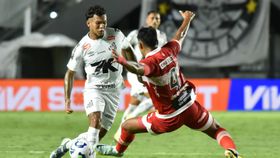 Mercado FC Porto: Santos perdeu a paciência por Gabriel Veron