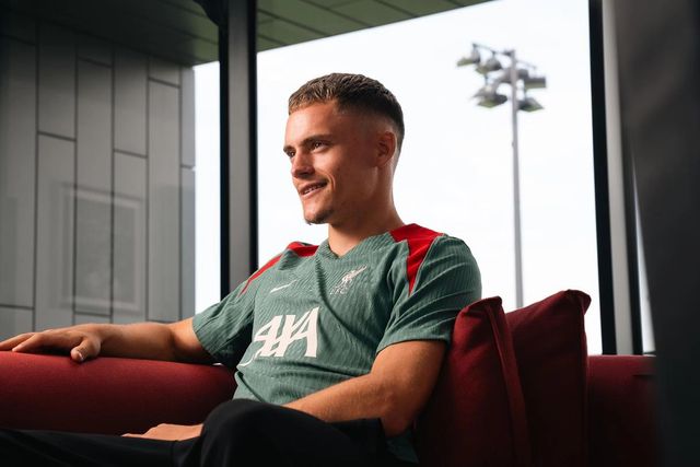 Mercado oficial: Liverpool bate recorde por Wirtz