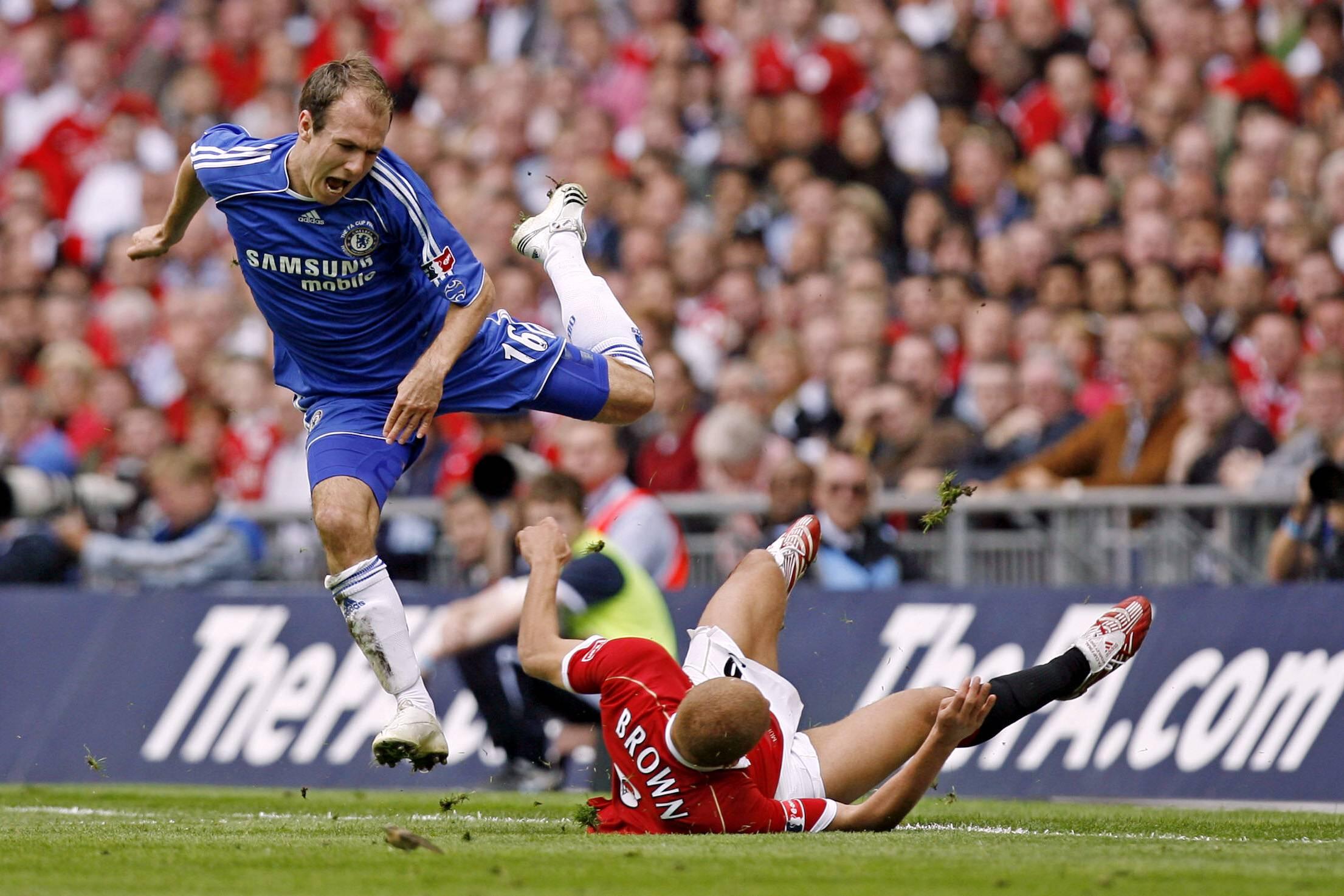 Arjen Robben foi campeão no Chelsea com José Mourinho e já depois de terminar a carreira após uma série de lesões voltou para tornar mais forte o Groningen, clube onde se formou - FOTO: IMAGO / Sportimage