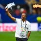 Bubista, selecionador de Cabo Verde, a festejar o empate com a Espanha