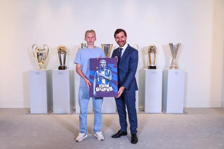Eirik Granaas com o presidente Villas-Boas - Foto: FC Porto