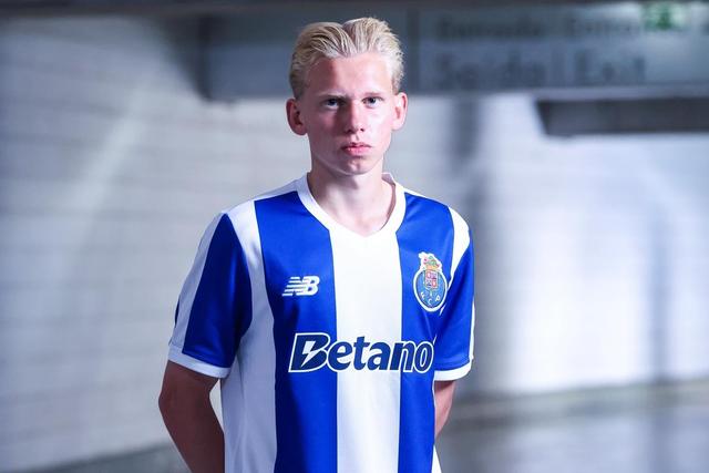 Eirik Granaas é dragão - Foto: FC Porto