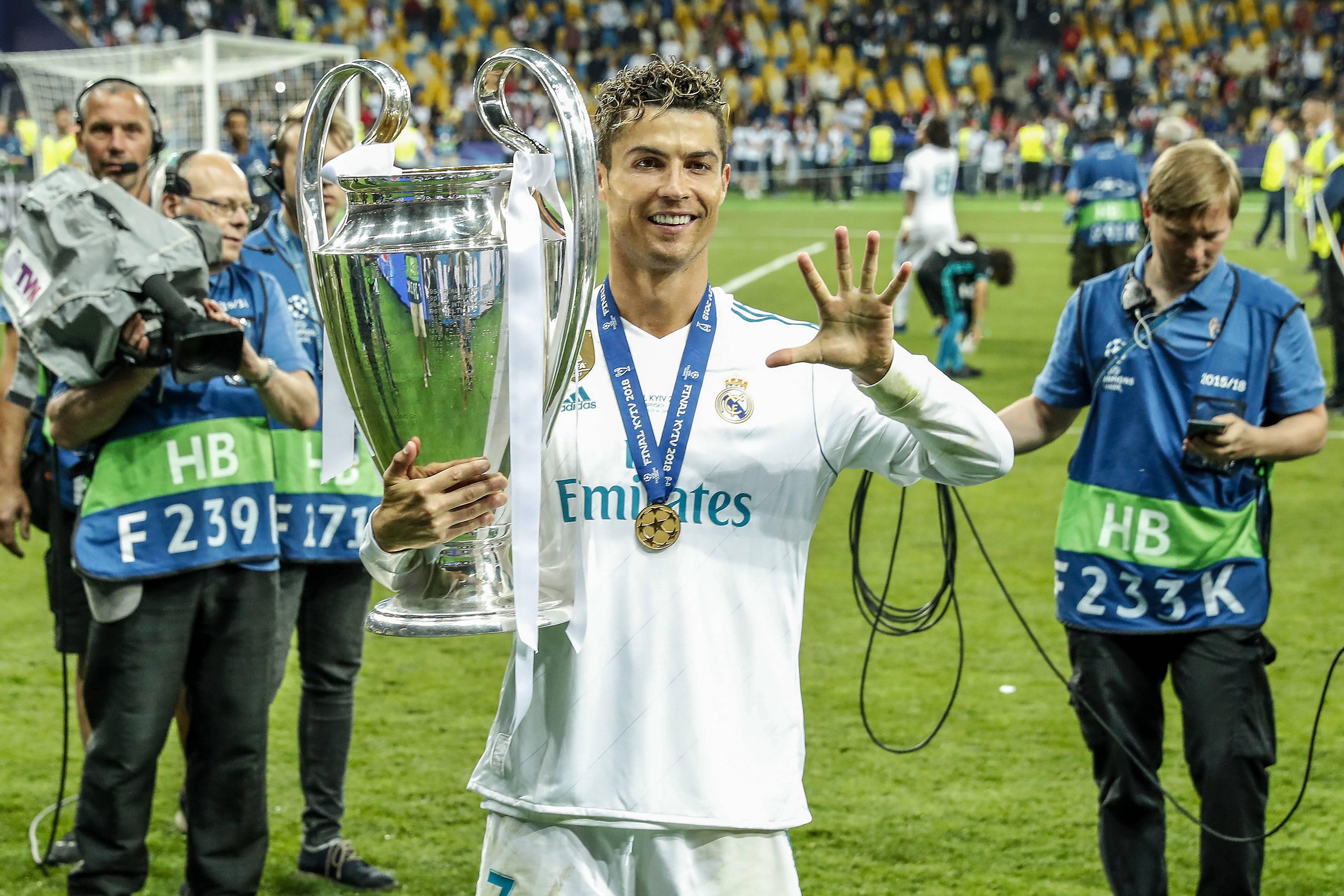 Mundial 2018 – Cristiano Ronaldo (Portugal) – depois da conquista do prémio individual, o avançado viu a Seleção ser eliminada no Mundial pelo Uruguai, nos oitavos