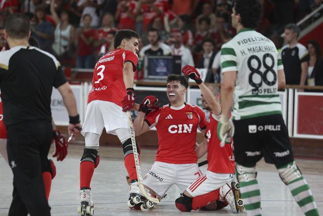 Benfica é campeão após vencer o Sporting por 3-1!