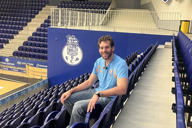 Miguel Queiroz em entrevista a A BOLA, no Dragão Arena - Foto: A BOLA