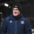 Mark Hughes foi treinador do Carlisle United em 2025/26