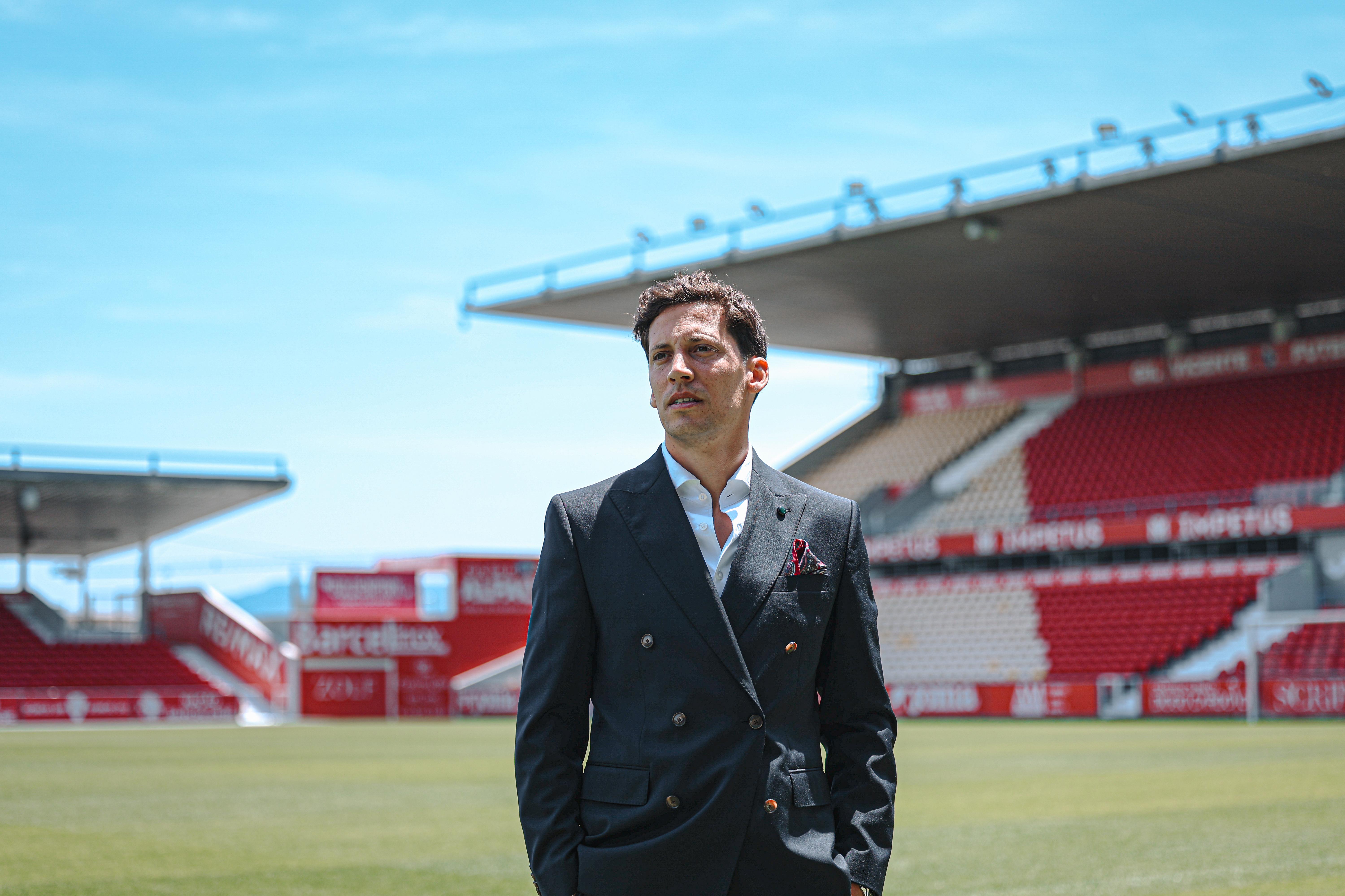 Luís Pinto, novo treinador do Gil Vicente, já começou a conhecer os cantos à casa — Foto: Gil Vicente