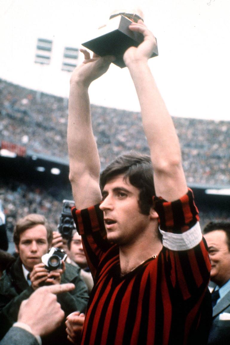 Mundial 1970 – Gianni Rivera (Itália) – derrota com o Brasil na final deixou cair por terra sonho do italiano, na edição do Mundial que se seguiu após ter conquistado a Bola de Ouro