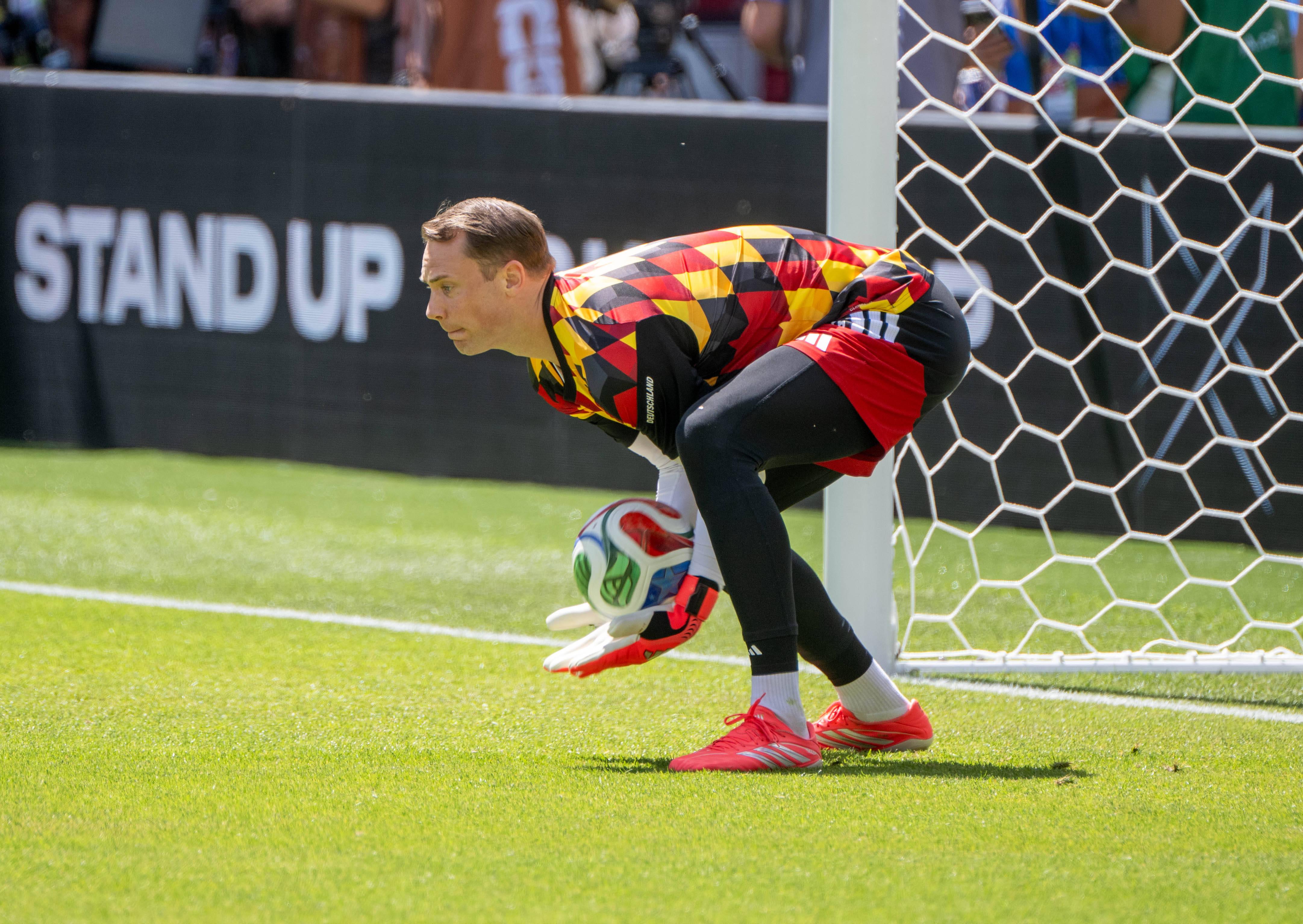 Neuer a aquecer - Foto: IMAGO
