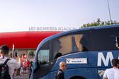 Autocarro do Málaga com os vidros partidas na chegada ao estádio do Almería
