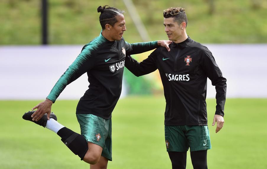 Bruno Alves e Ronaldo em treino da Seleção em 2018 (Foto: Miguel Nunes/ASF)