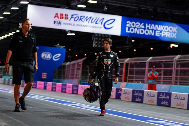 Félix da Costa empurrado para fora da corrida ao Mundial