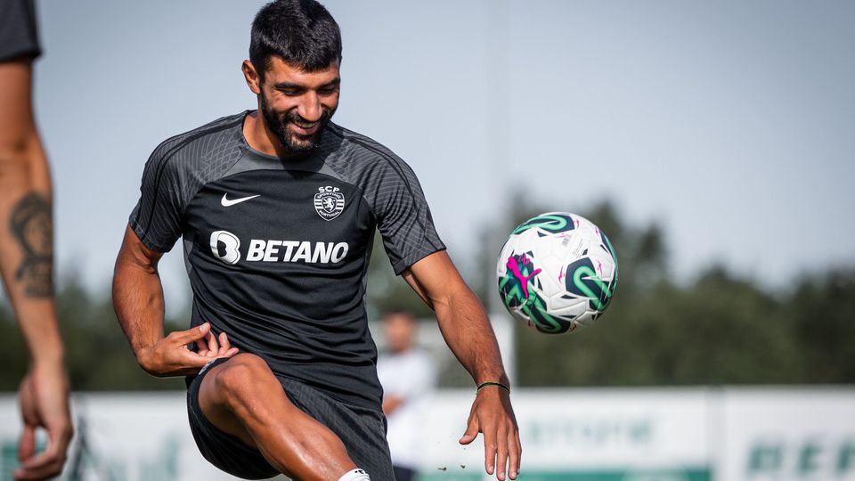 Ricardo Esgaio sem propostas para deixar o Sporting