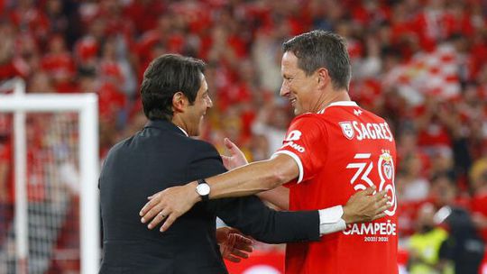 Benfica: deixar Rui Costa no banco