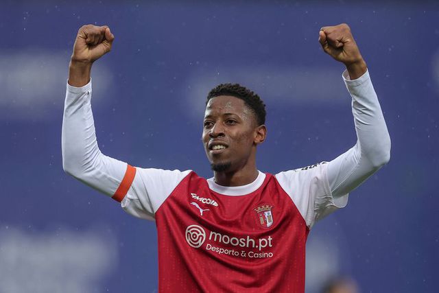 Simon Banza, o mercado e o plantel: tudo o que disse António Salvador