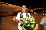 Adeptos do AEK recebem Lamela em enorme euforia