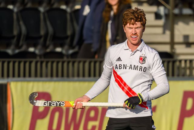 Hoquista amputa dedo para participar nos Jogos Olímpicos