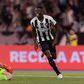 Botafogo vence Internacional e mantém liderança do Brasileirão