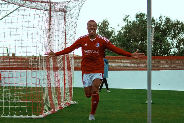 Lusitânia de Lourosa garante contratação de lateral/ala-direito... goleador