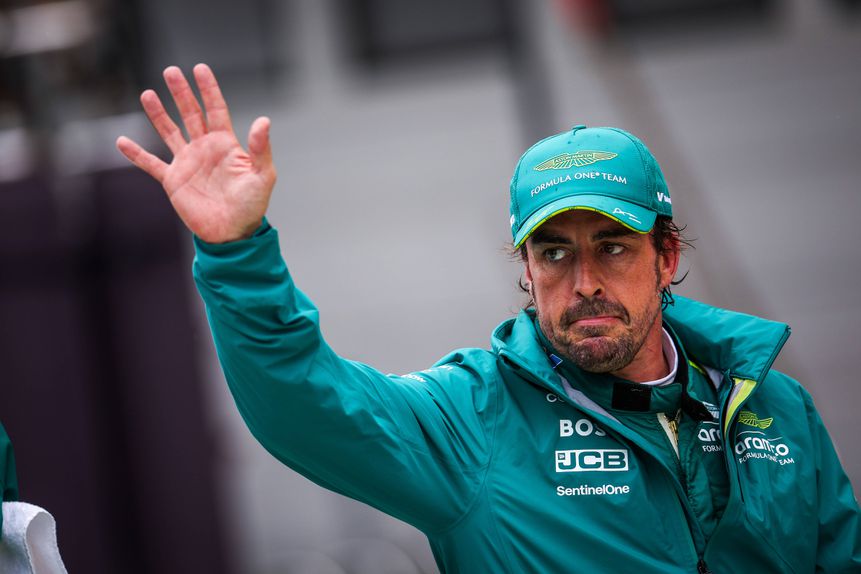 Fernando Alonso antes do início da sessão de qualificação do GP da Hungria