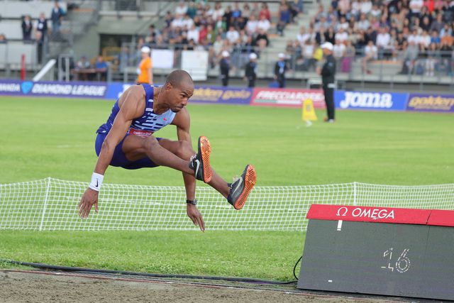 Christian Taylor coloca ponto final na carreira