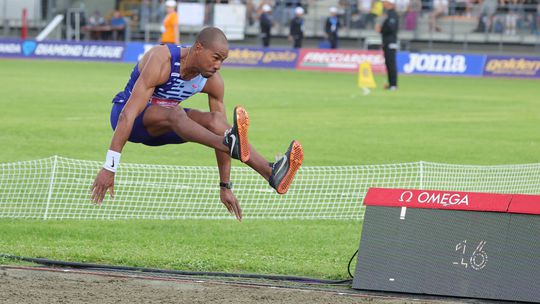 Christian Taylor coloca ponto final na carreira