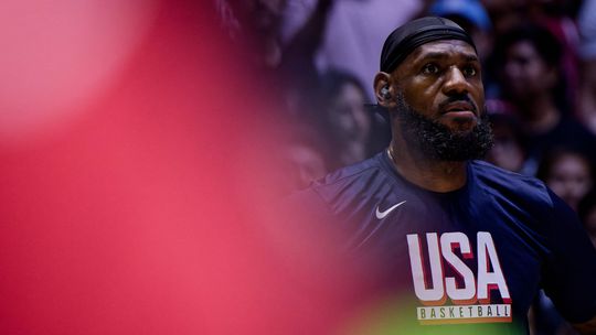 LeBron James salva Estados Unidos da derrota com o Sudão do Sul