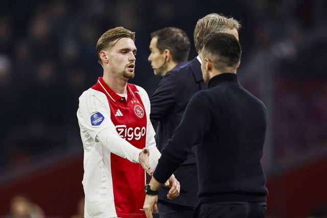 FC Porto: Ajax já previne saída de Kenneth Taylor