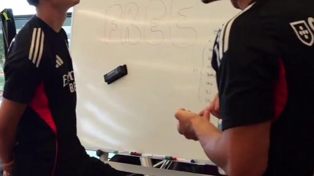 Benfica: Leandro Barreiro ensina alemão