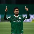 Lucas Evangelista a celebrar o primeiro golo do Palmeiras