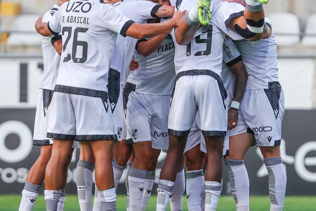 V. Guimarães bate Aves SAD nos penáltis e ganha Torneio da Póvoa