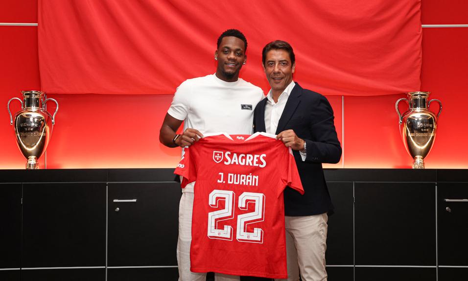 Jhon Durán e Rui Costa, presidente do Benfica — SL Benfica