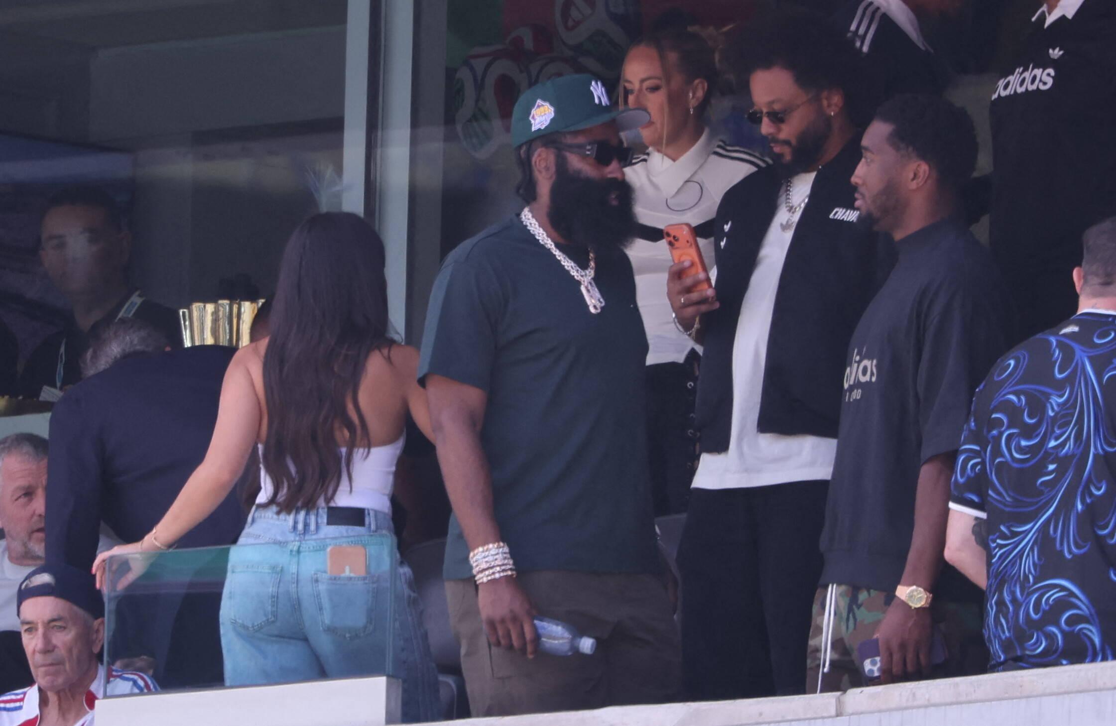 James Harden, estrela da NBA, também marcou presença. Foto IMAGO