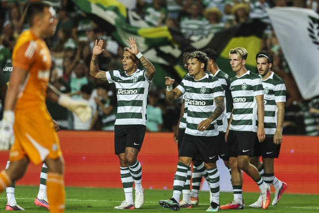 Rodrigo Zalazar  fez a festa do golo pouco depois de ter entrado em campo (Foto Ricardo  Nascimento/LUSA)