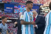 Momento em que Romero ignora Trump